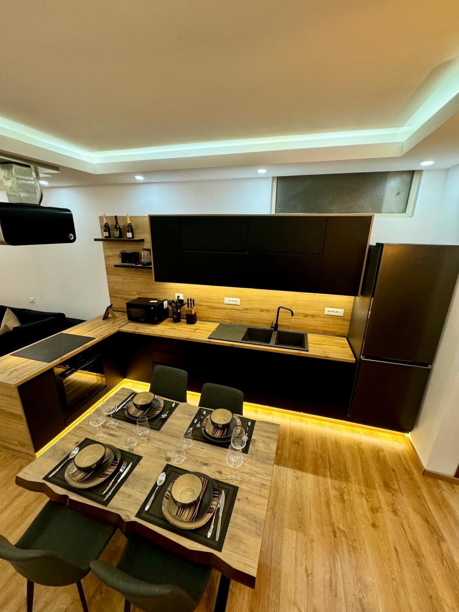 Luxury Central Baba Apartment Shkoder Exterior photo